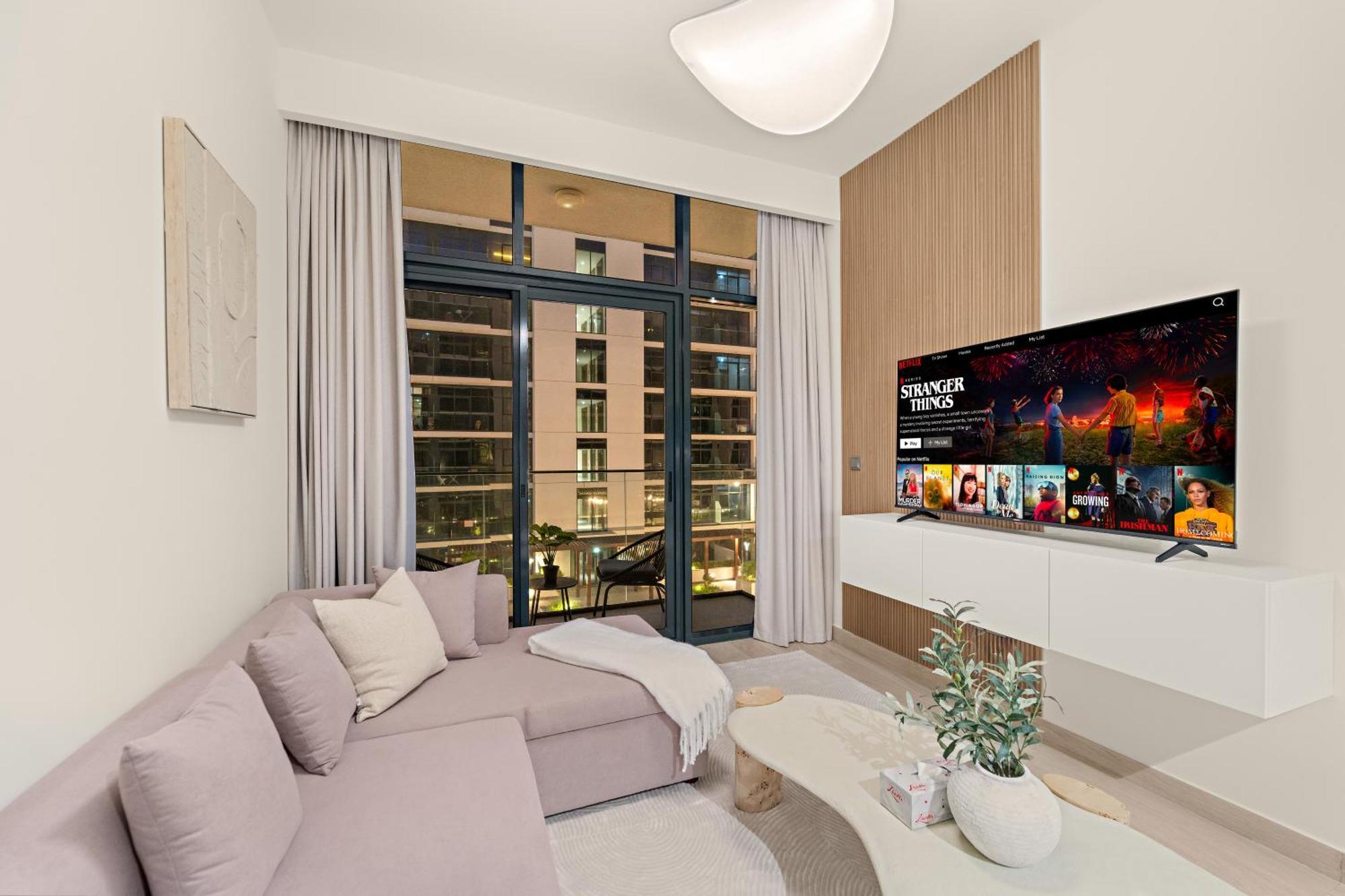 Apartment Cozy 1br With Pool View & Balcony Dubai