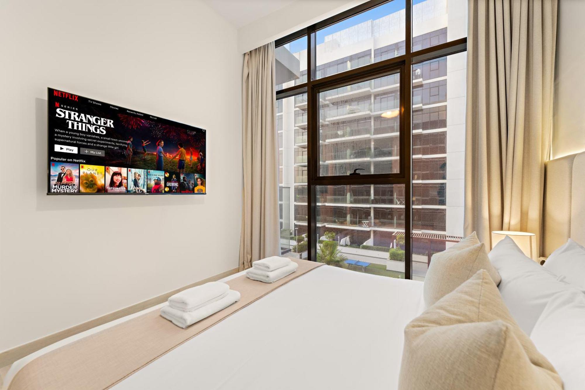 Cozy 1br With Pool View & Balcony Apartment Dubai