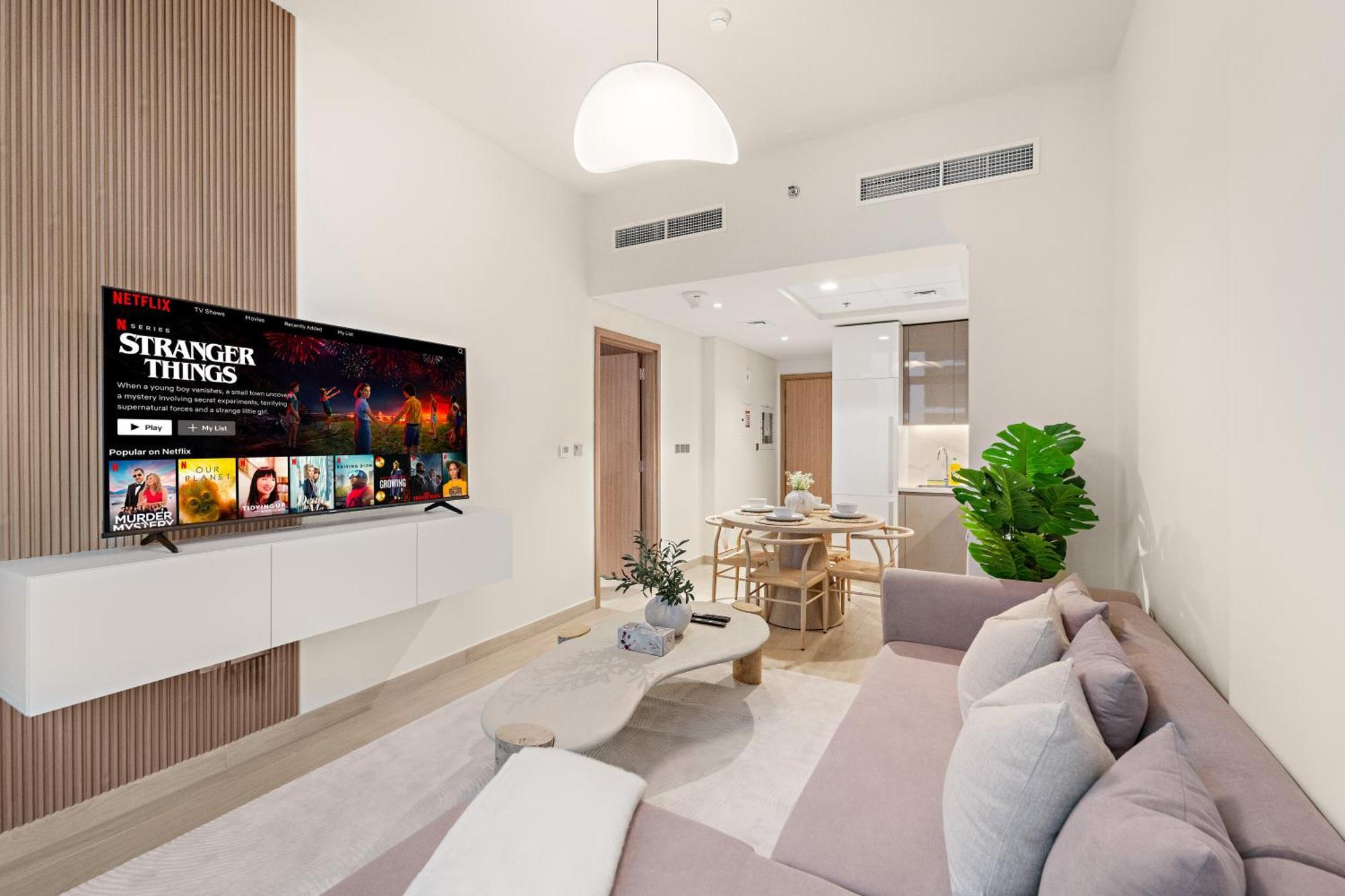 Cozy 1br With Pool View & Balcony Dubai