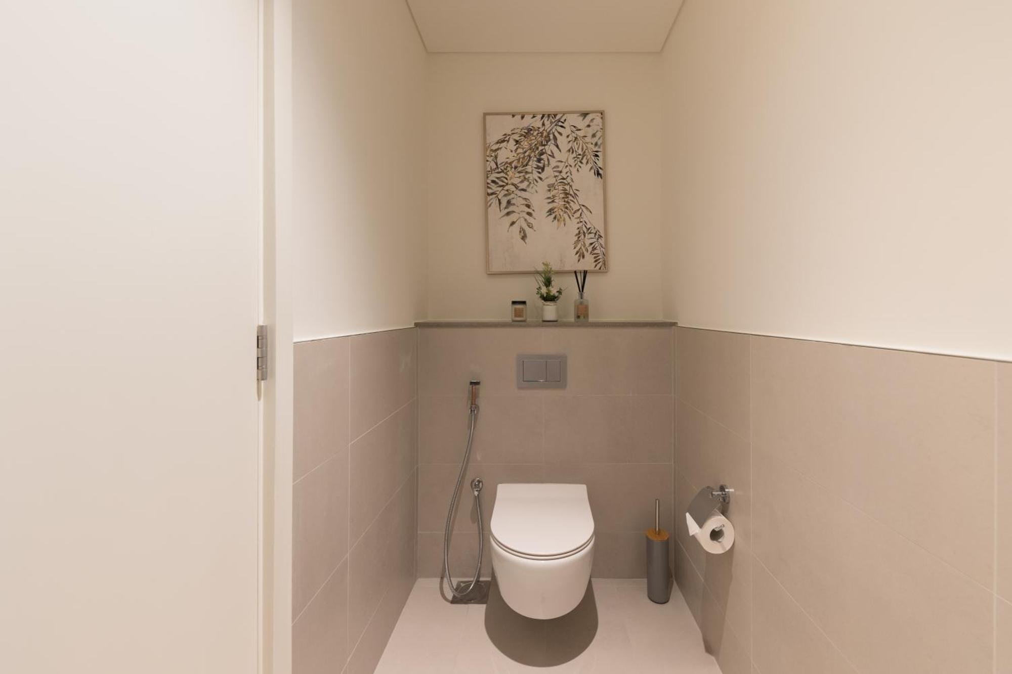 Premium White And Beige 3br In Creek Harbour Apartment *