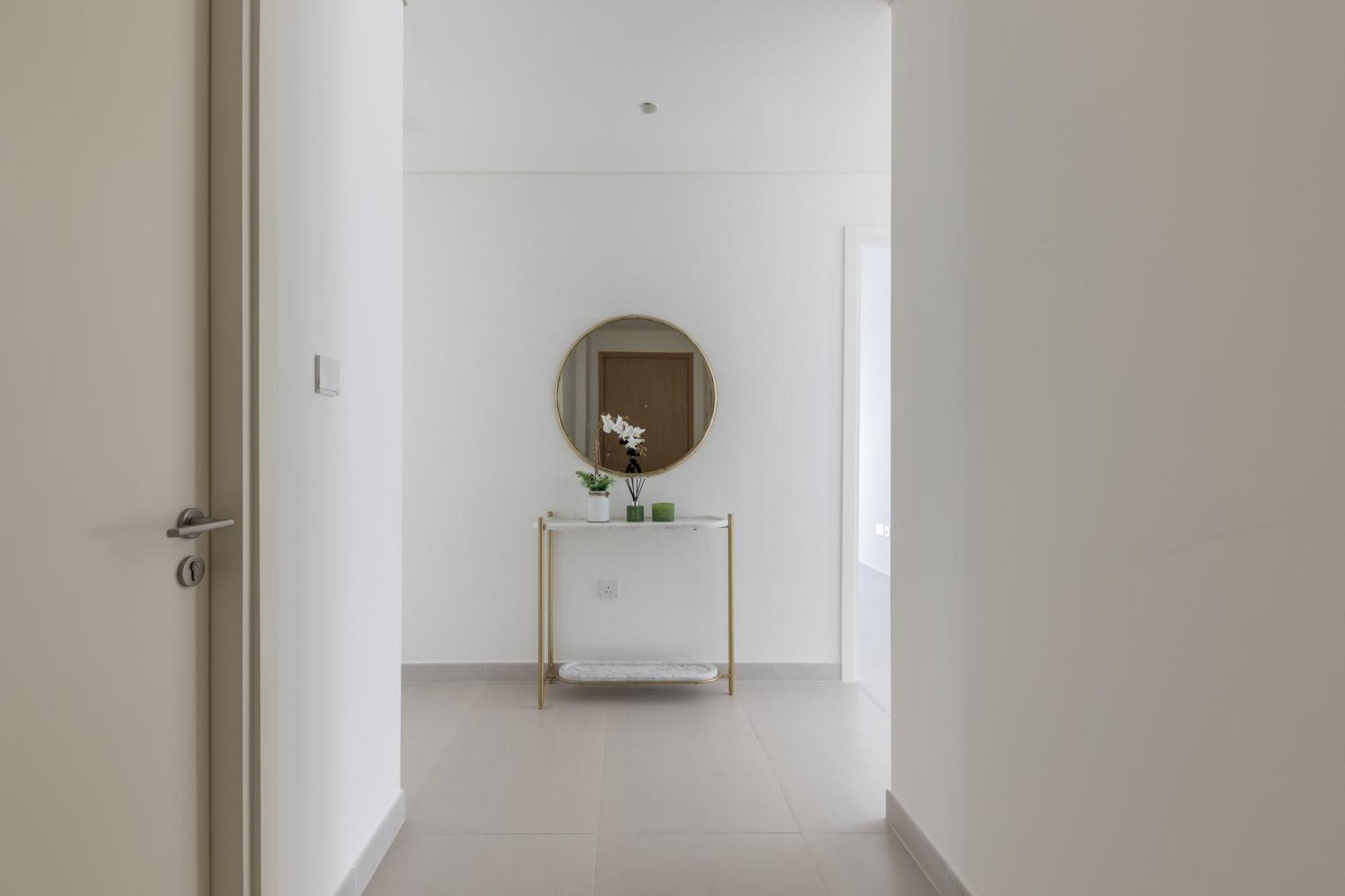 Premium White And Beige 3br In Creek Harbour Apartment *