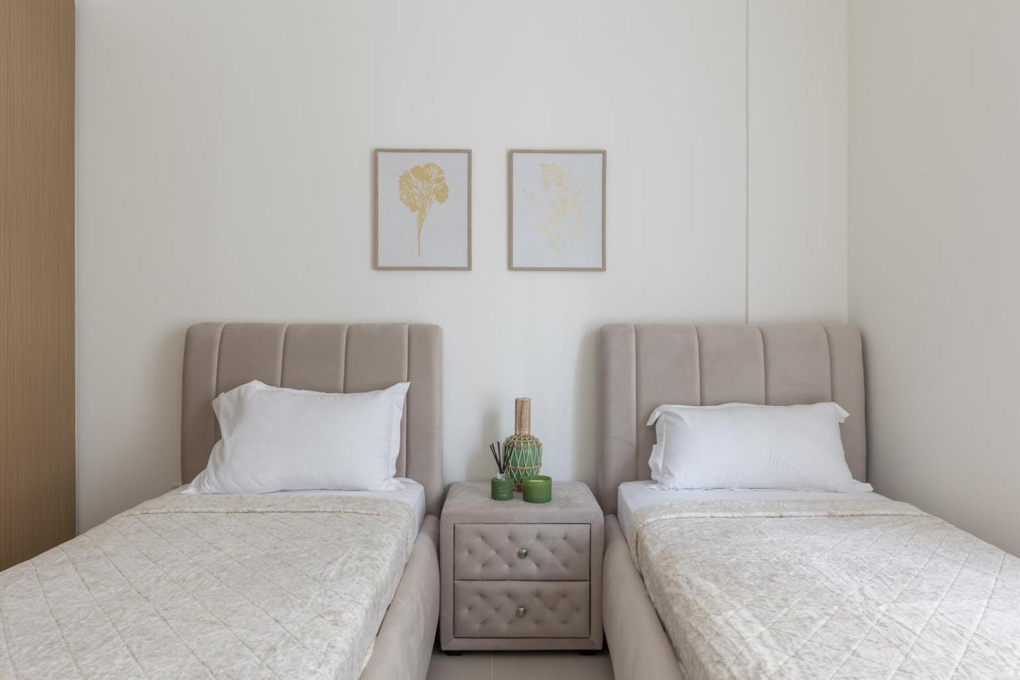 Premium White And Beige 3br In Creek Harbour Dubai