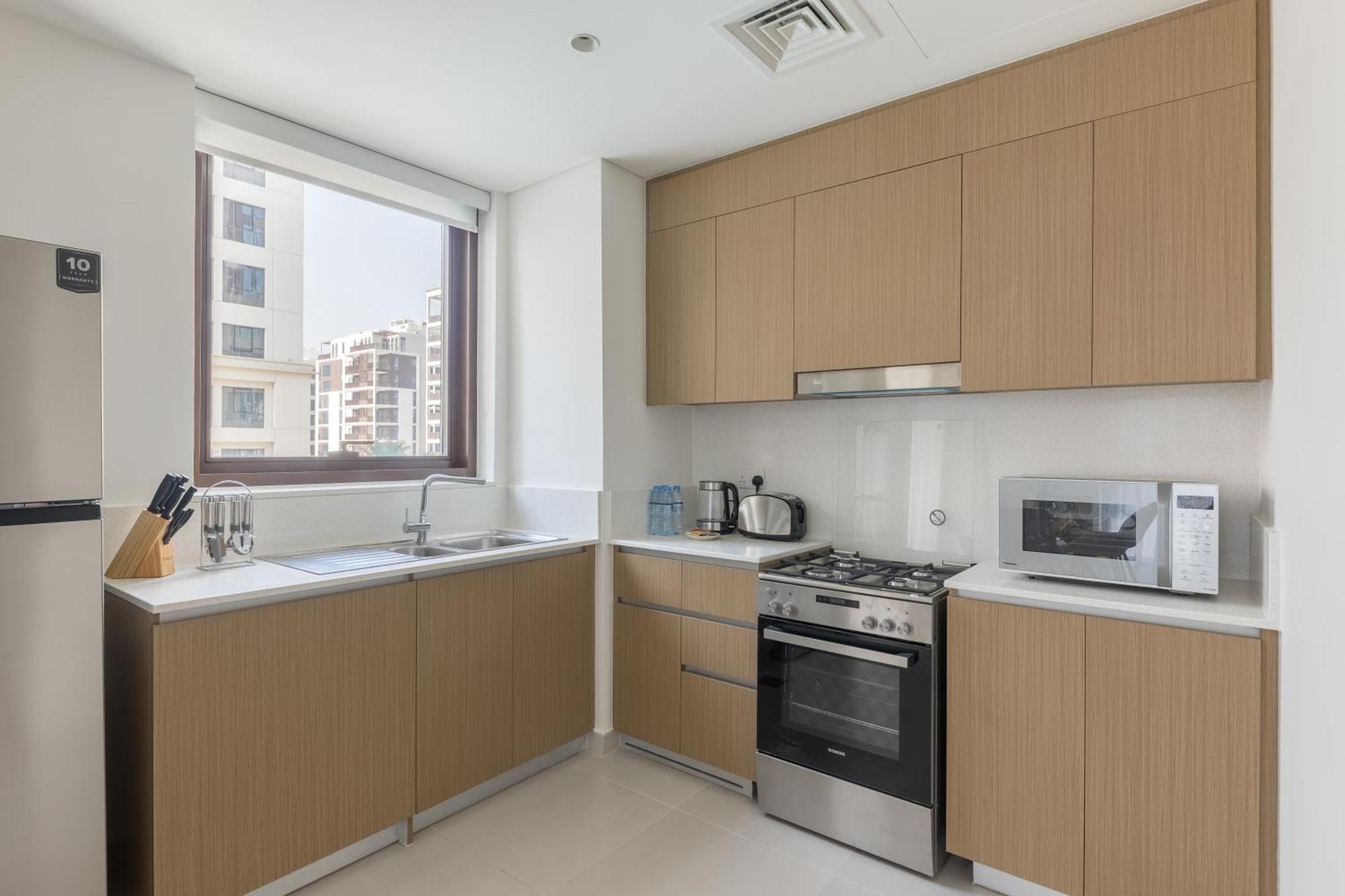 Premium White And Beige 3br In Creek Harbour Apartment *