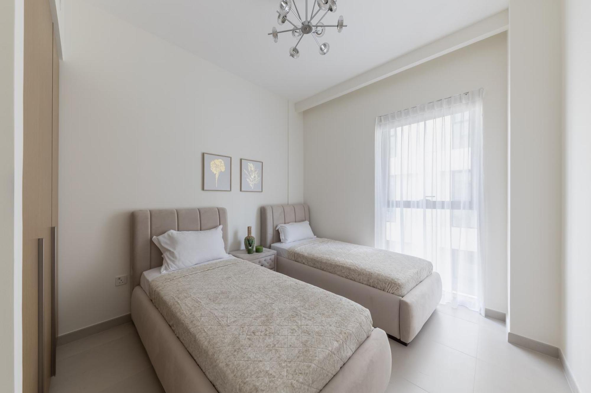 Apartment Premium White And Beige 3br In Creek Harbour Dubai