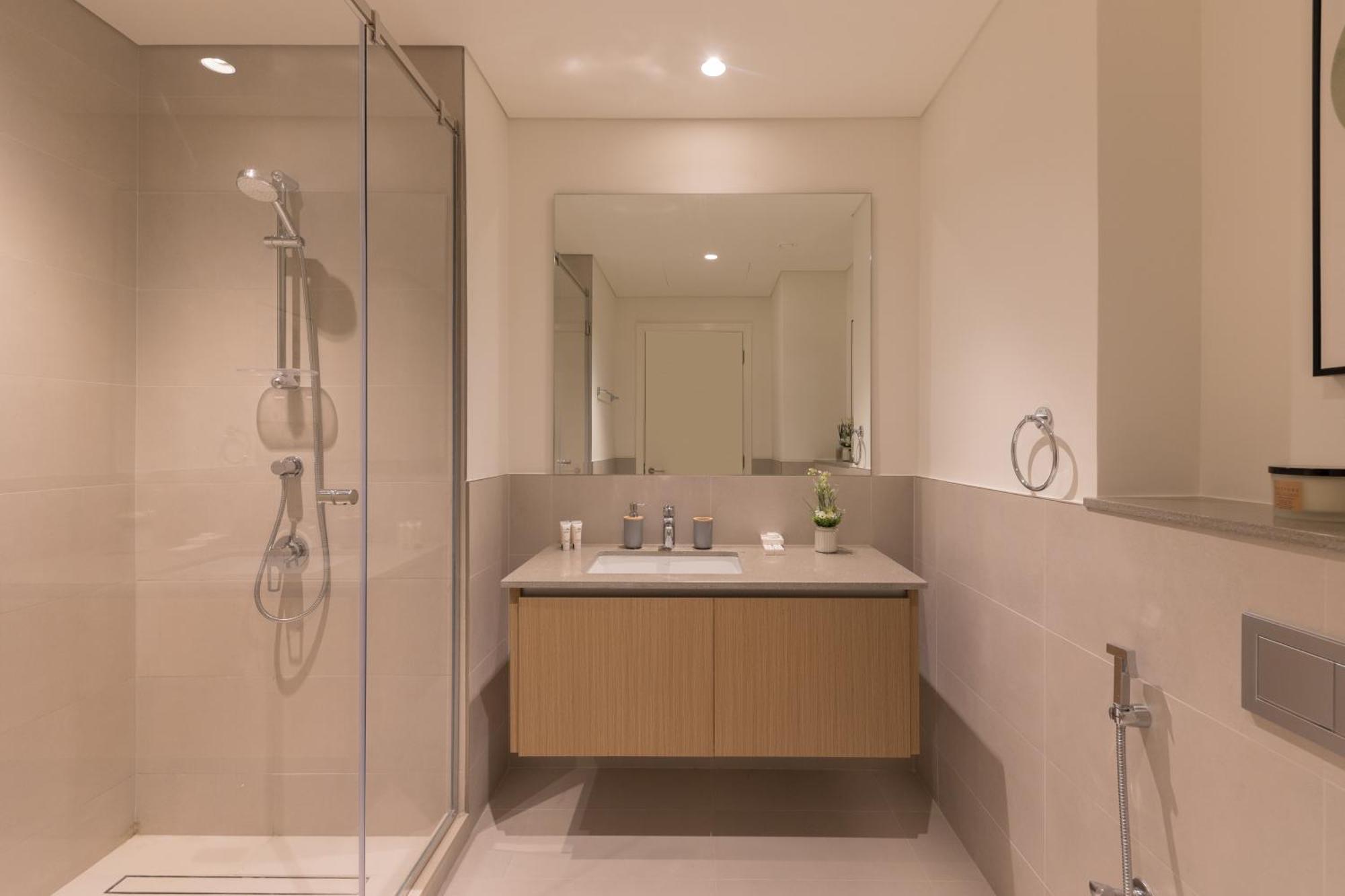 Premium White And Beige 3br In Creek Harbour Dubai