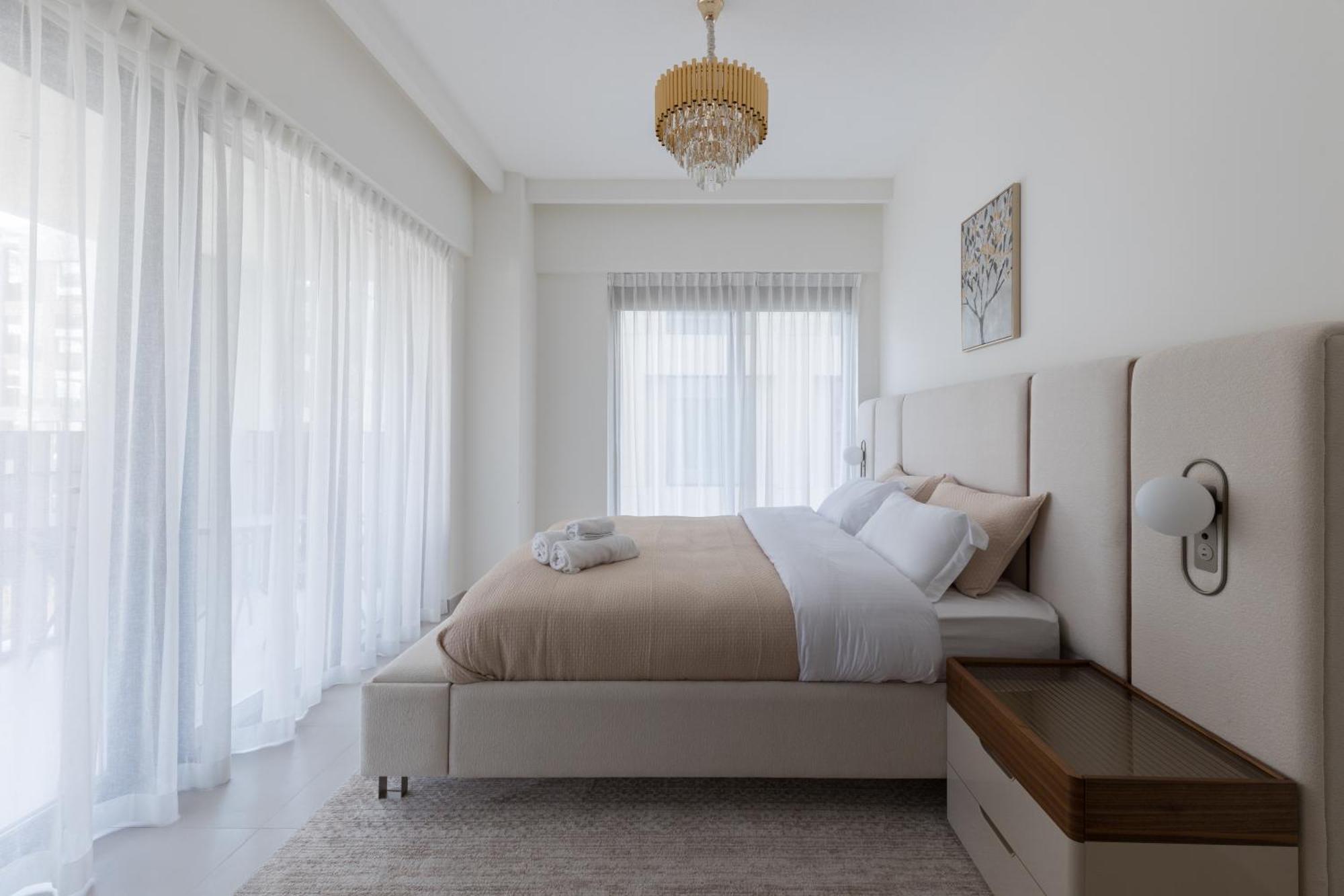 Apartment Premium White And Beige 3br In Creek Harbour
