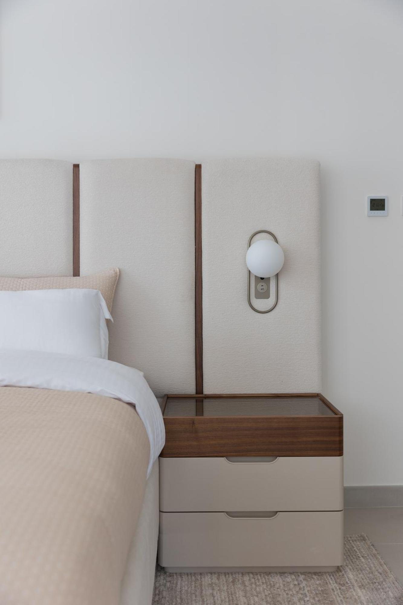 Apartment Premium White And Beige 3br In Creek Harbour *