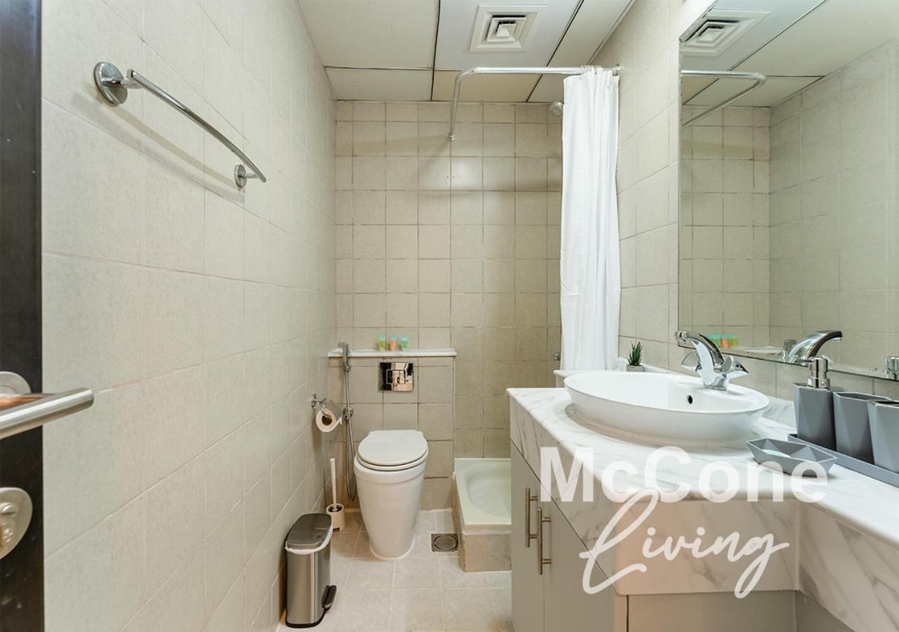 Chic Studio By Marina Walk & Beach Apartment