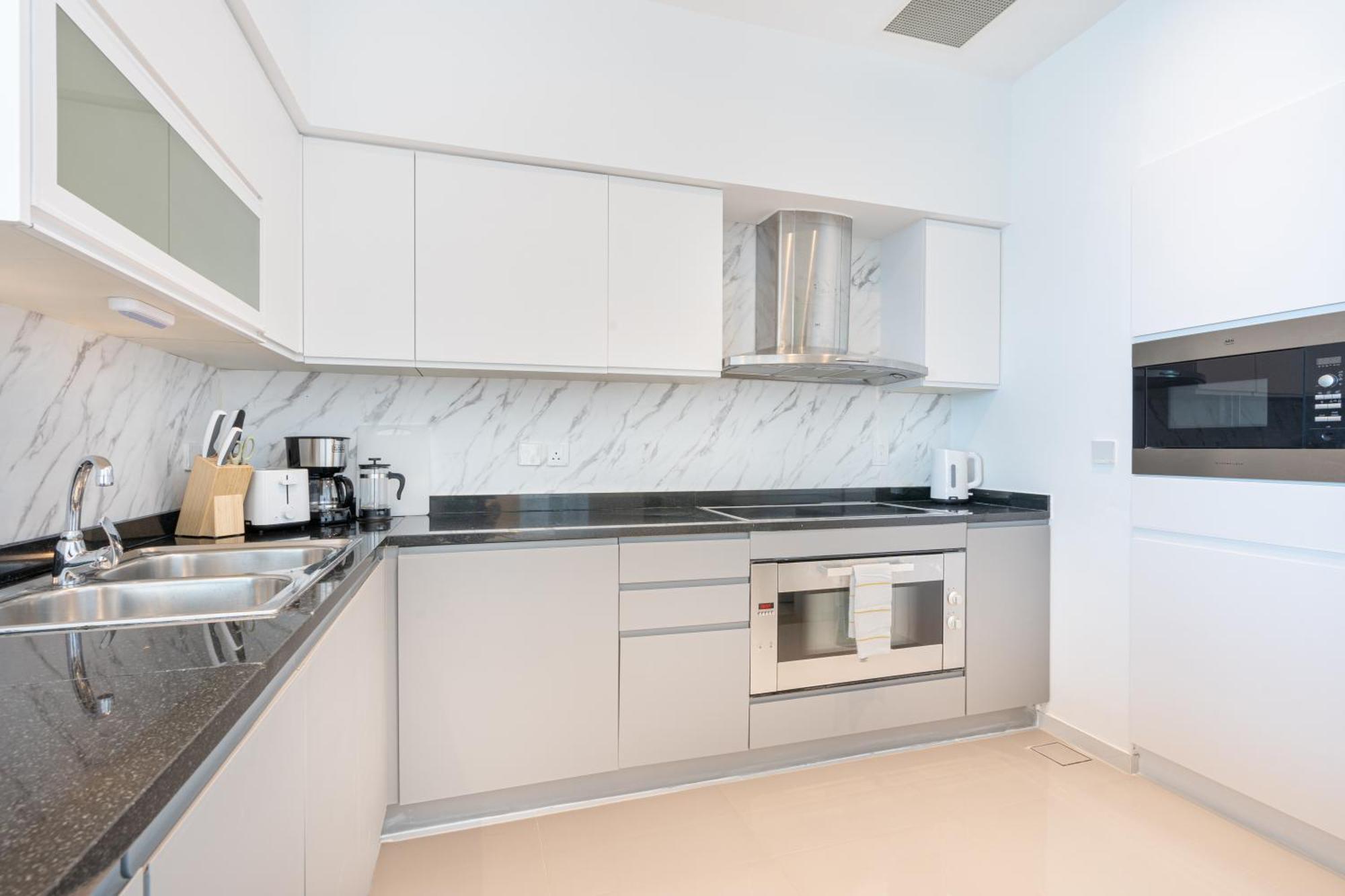 Apartment Palm Next To Nakheel Mall With Private *