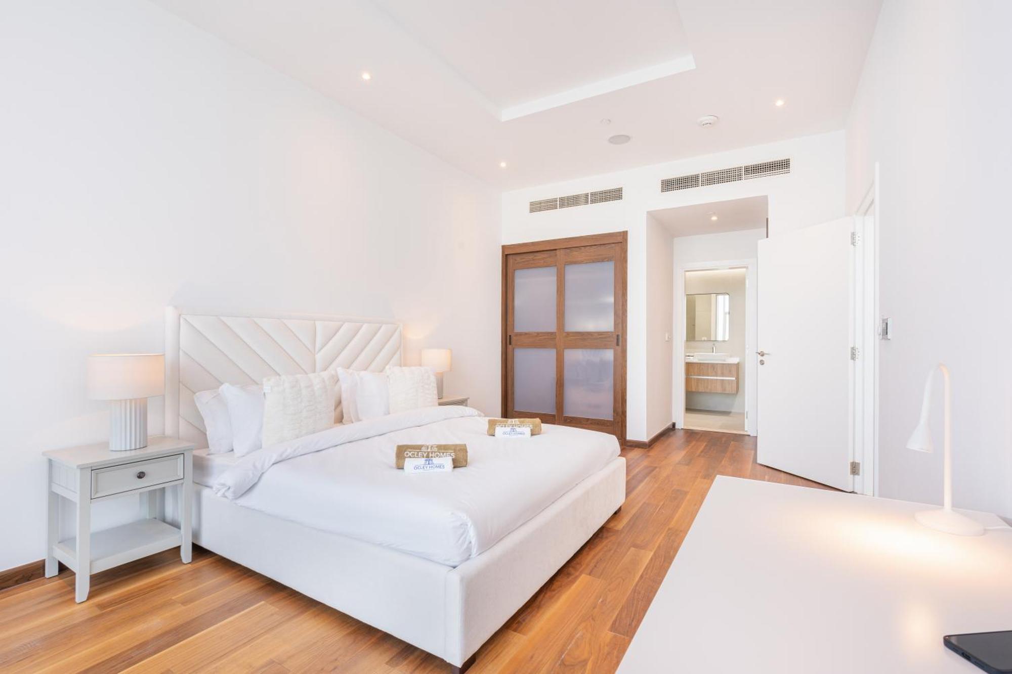 Palm Next To Nakheel Mall With Private Apartment *