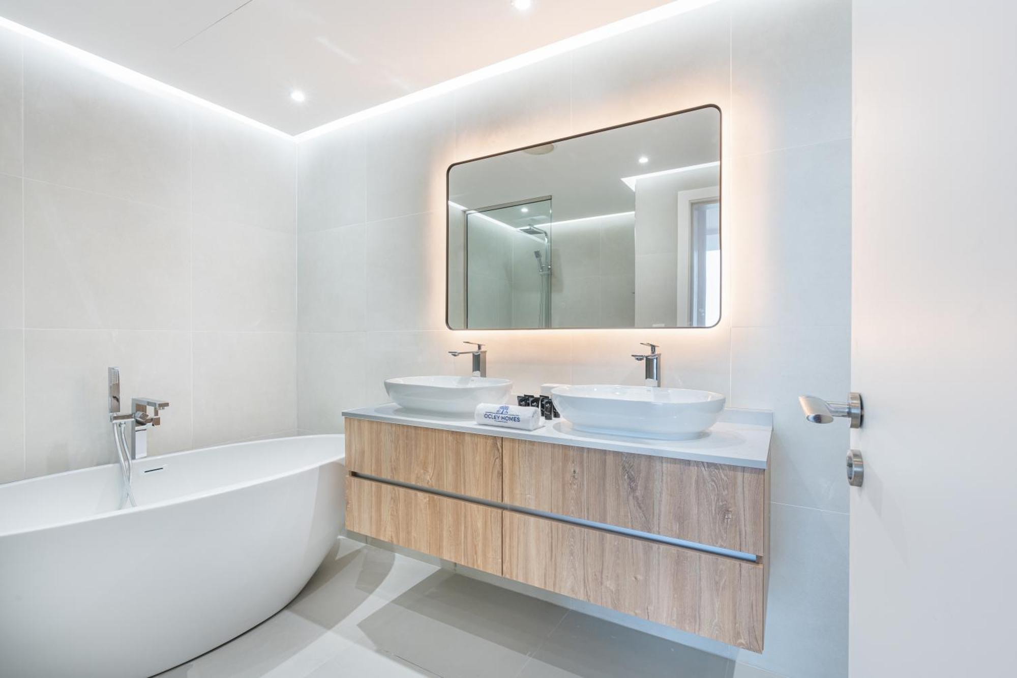 Palm Next To Nakheel Mall With Private * Dubai