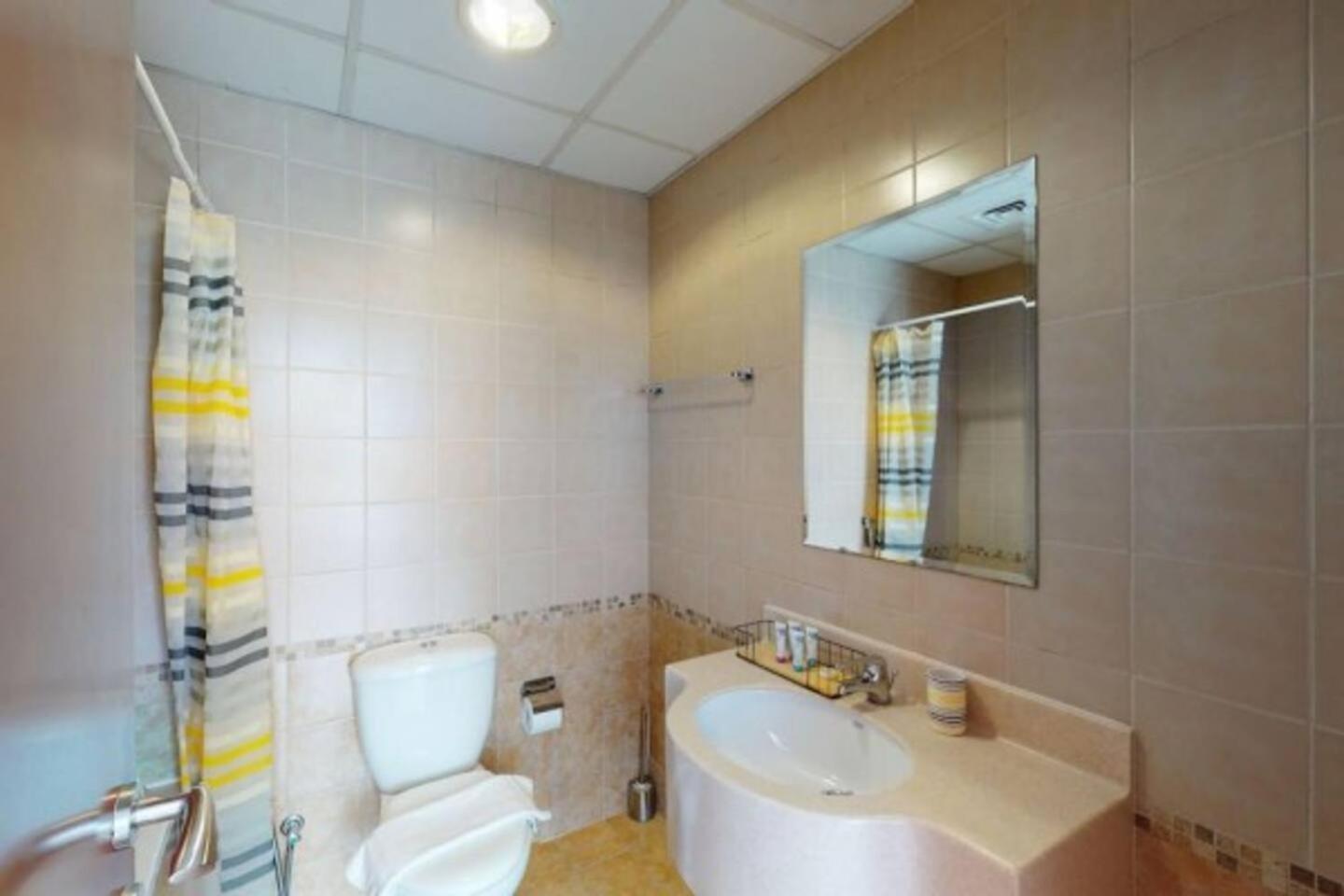 Inviting 1br In Marina Apartment *