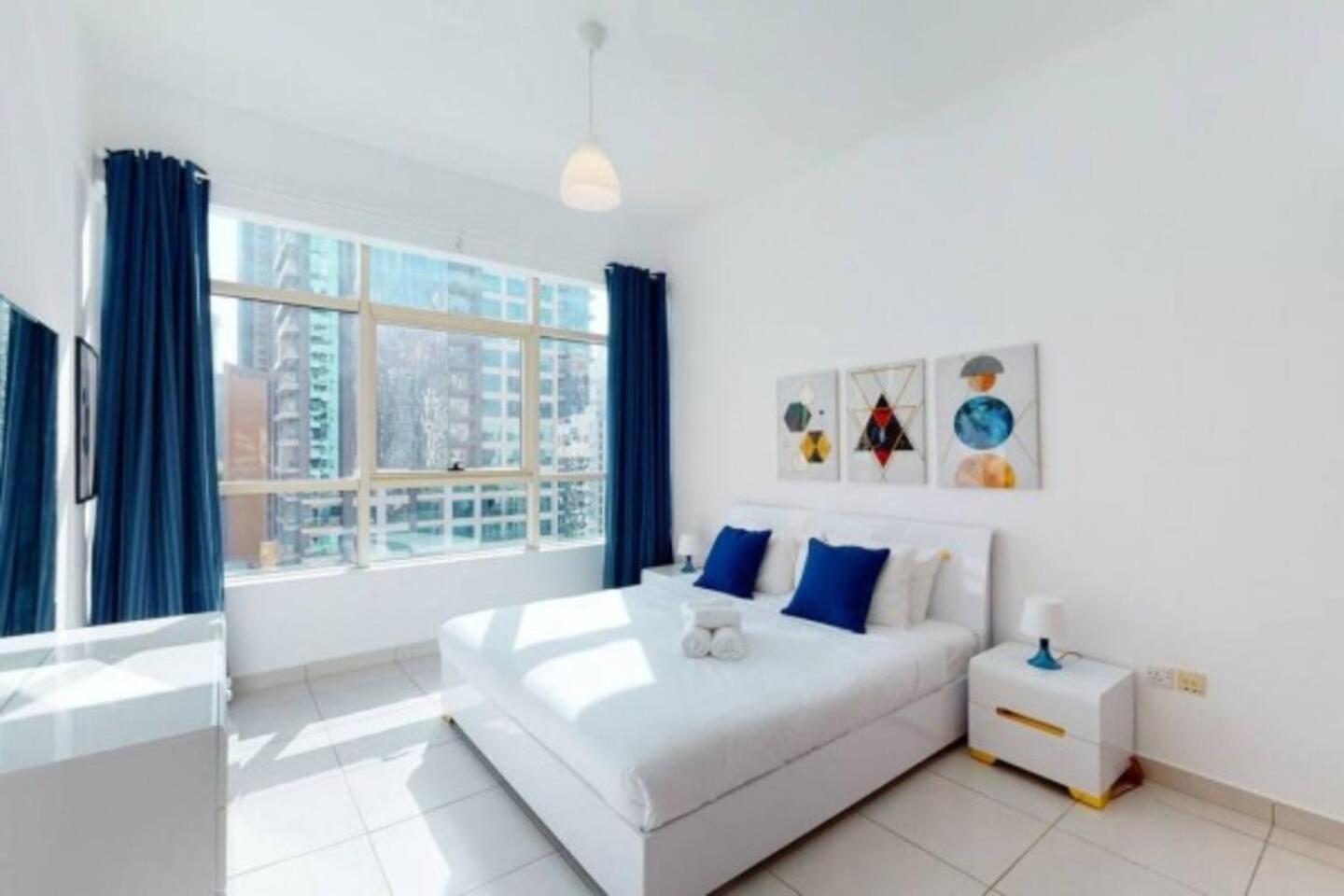 Inviting 1br In Marina *