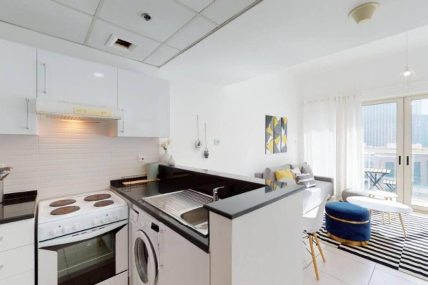 Inviting 1br In Marina Apartment