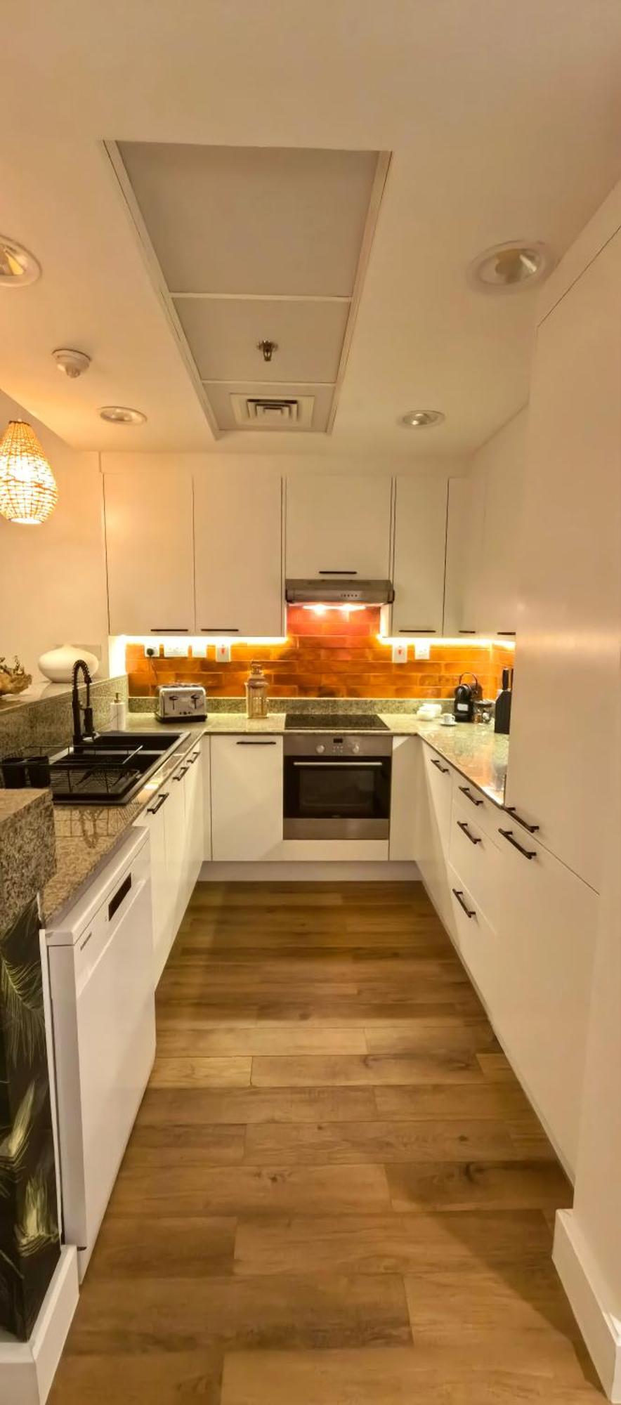 Feral Homes With Burj Khalifa View Apartment