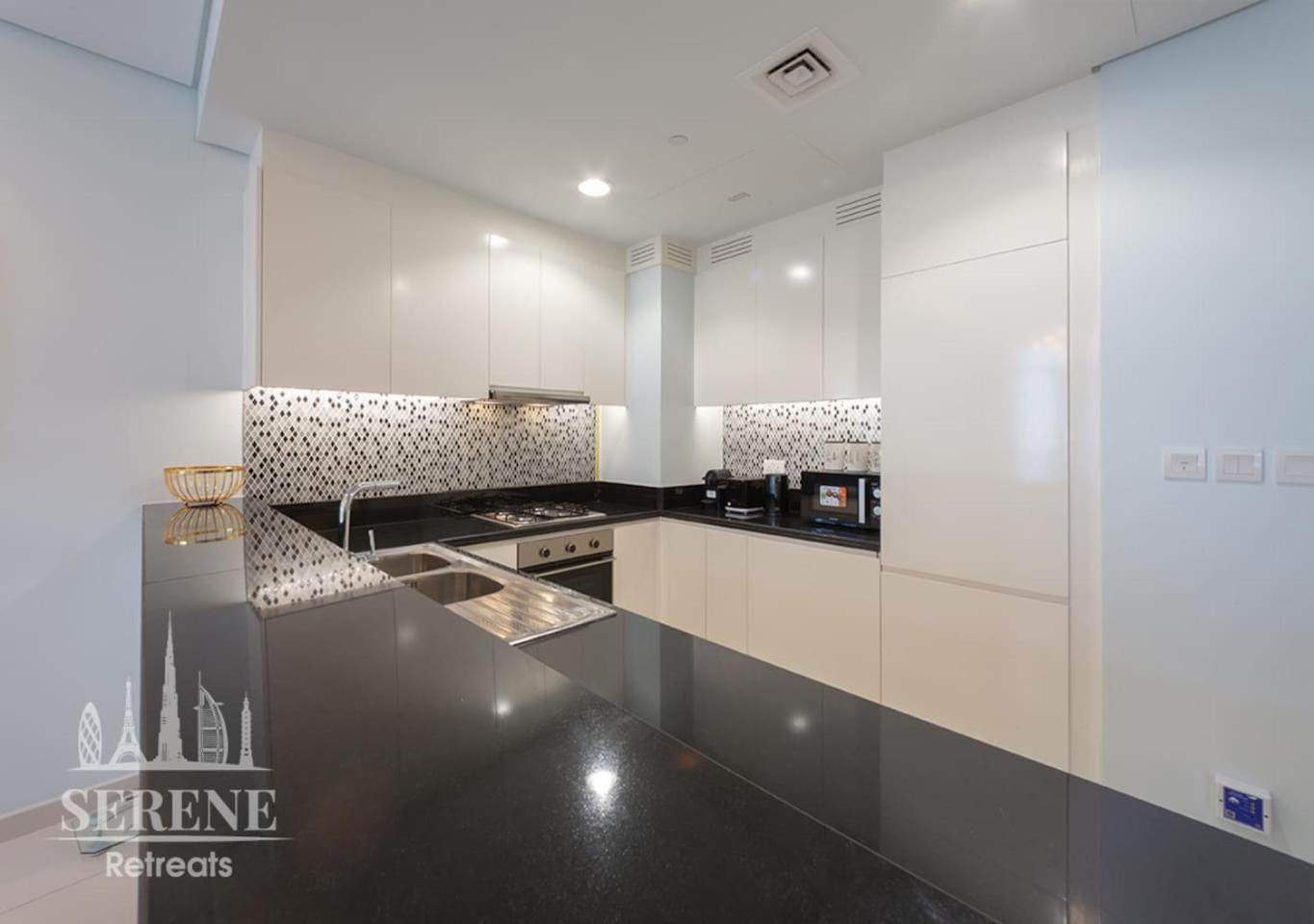 Serene Retreats Paramount 2 Bed Flat With Burj View Apartment