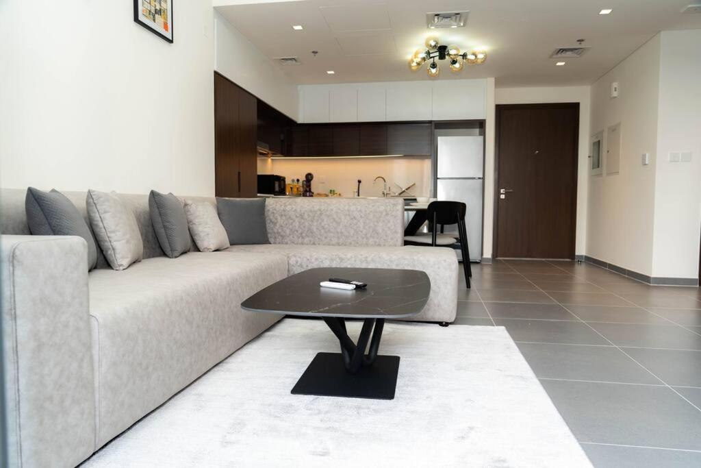 Apartment Trendy Promenade Living Creek Harbour