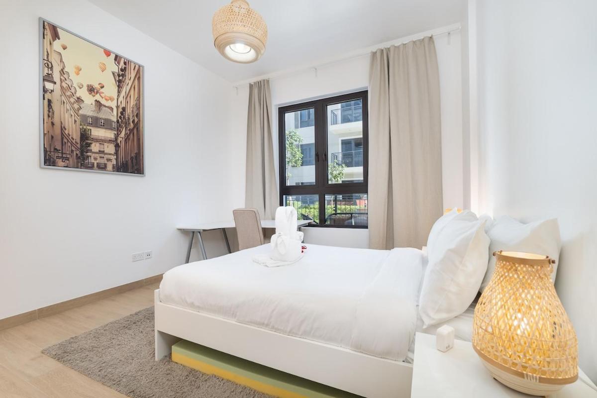 Peaceful 1-bedroom In Port De La Mer With Serene Garden Views!
