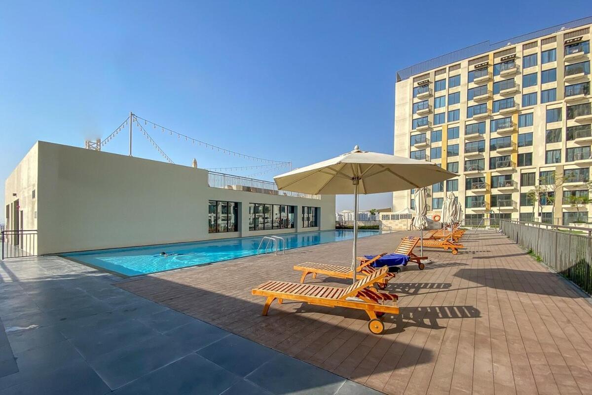 Minimalist Studio Perfect For 4 In Town Square! *