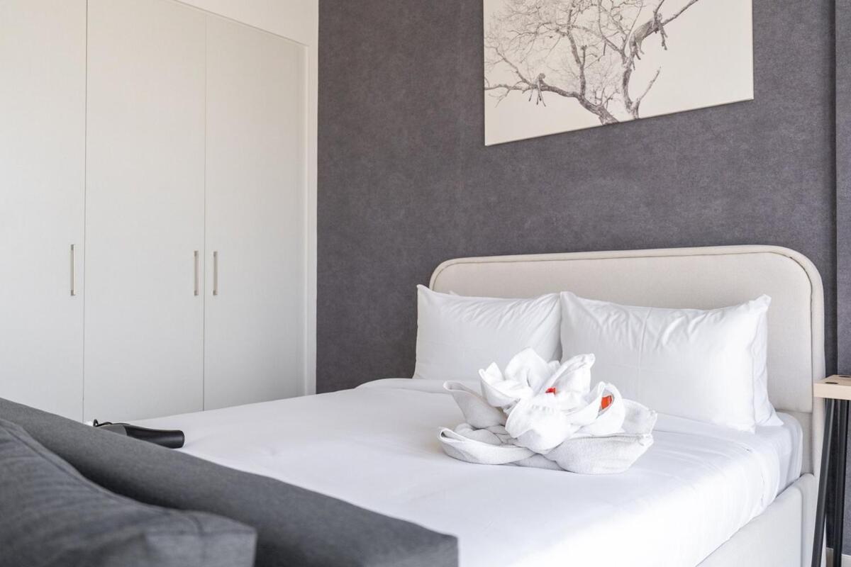 Minimalist Studio Perfect For 4 In Town Square! Dubai