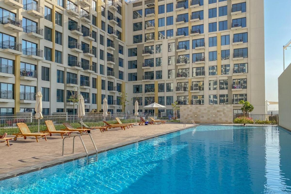 Minimalist Studio Perfect For 4 In Town Square! Dubai