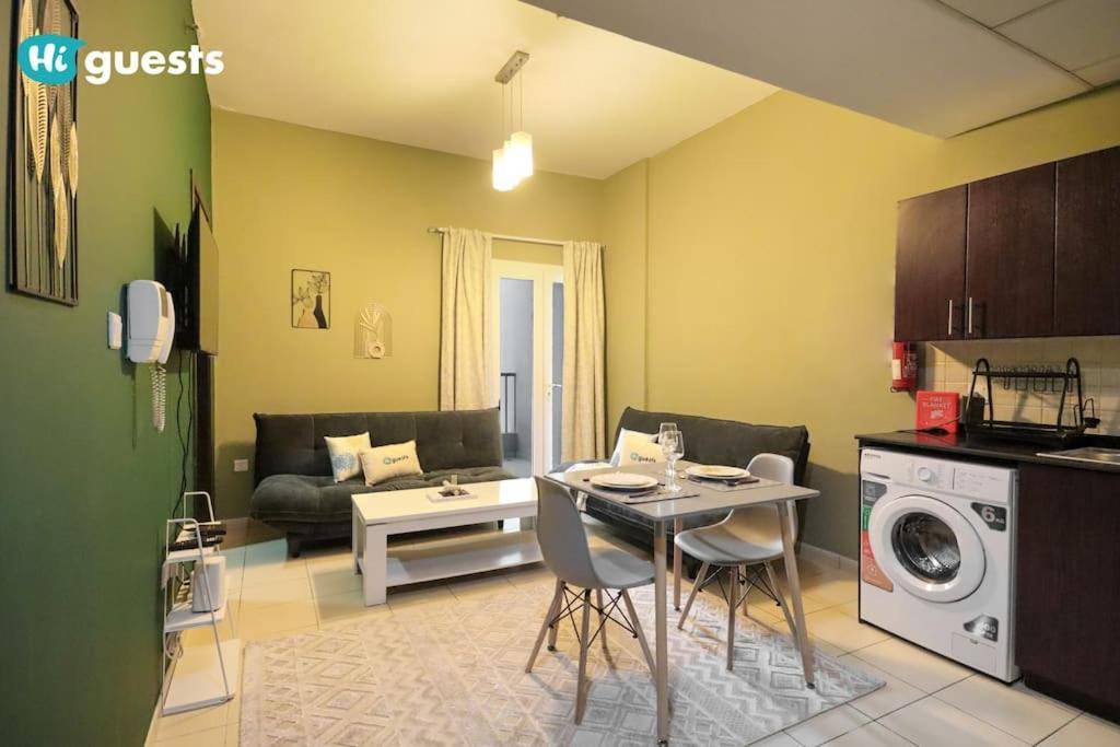 Higuests - Experience Luxury 1br Living At Autumn-1a In Jvc