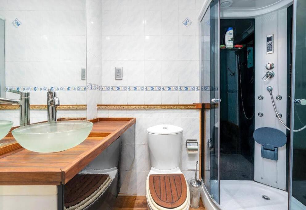 Luxury With Balcony - Close To Metro & Marina Apartment *