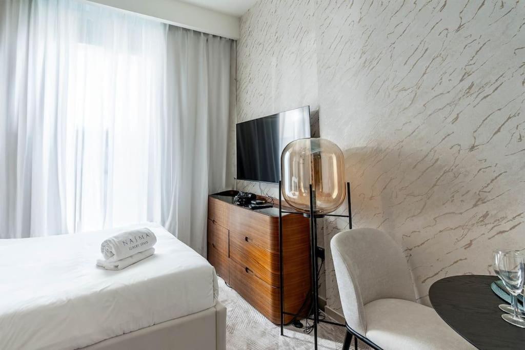 Nasma Luxury - Trendy & Stylish Living At Azizi Riviera 41 * Dubai
