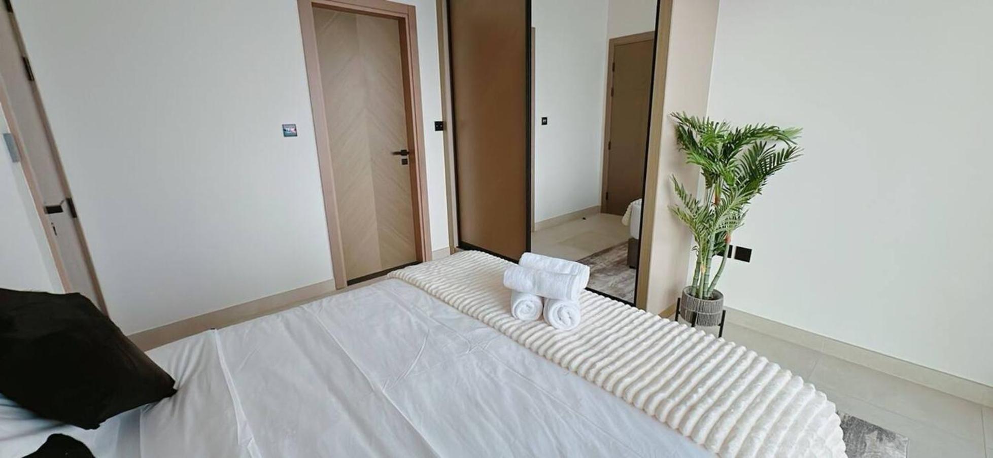 Premium 2br With Burj Khalifa View Apartment *
