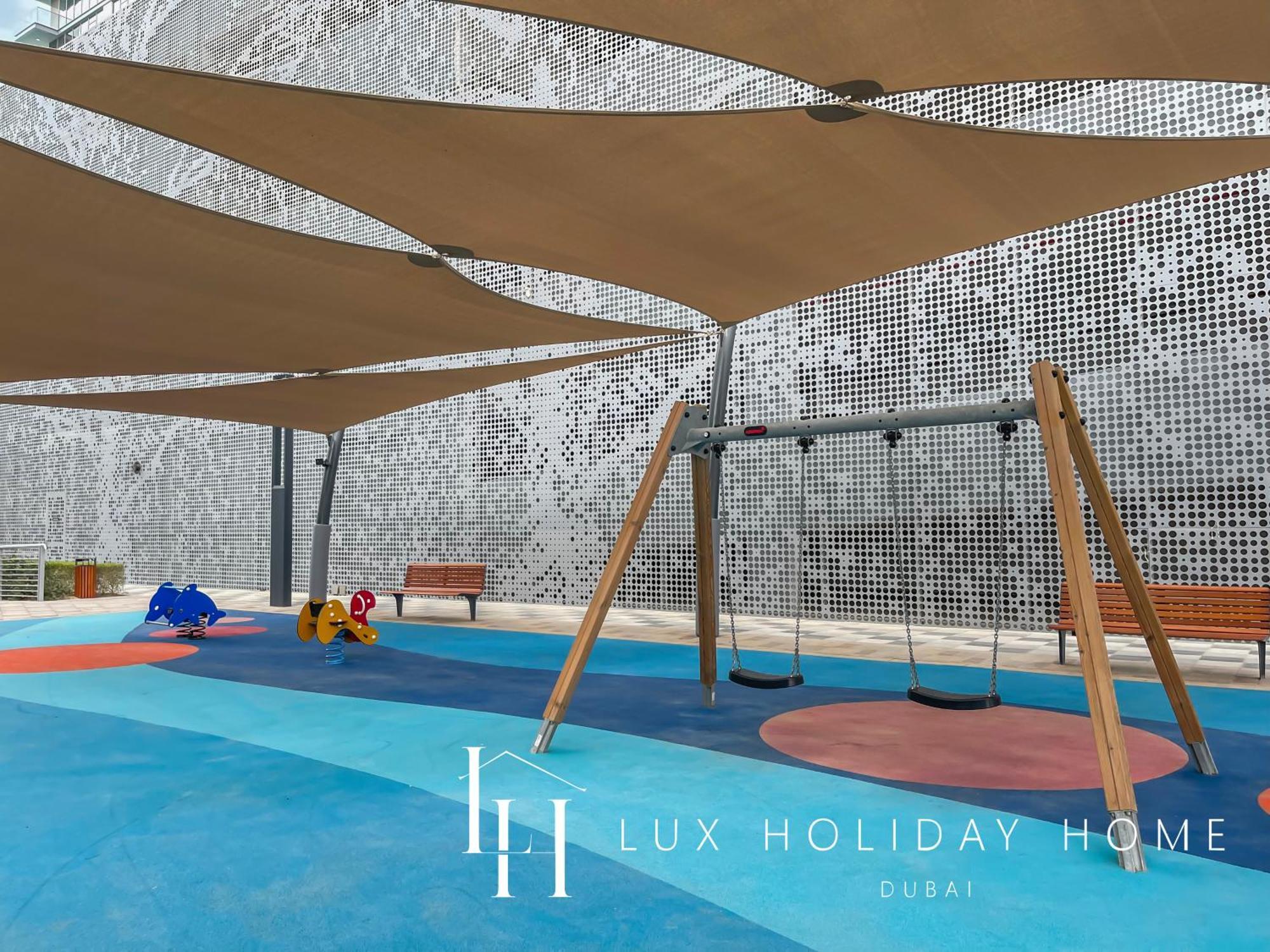 Lux The District One Lagoon View 3 Apartment *