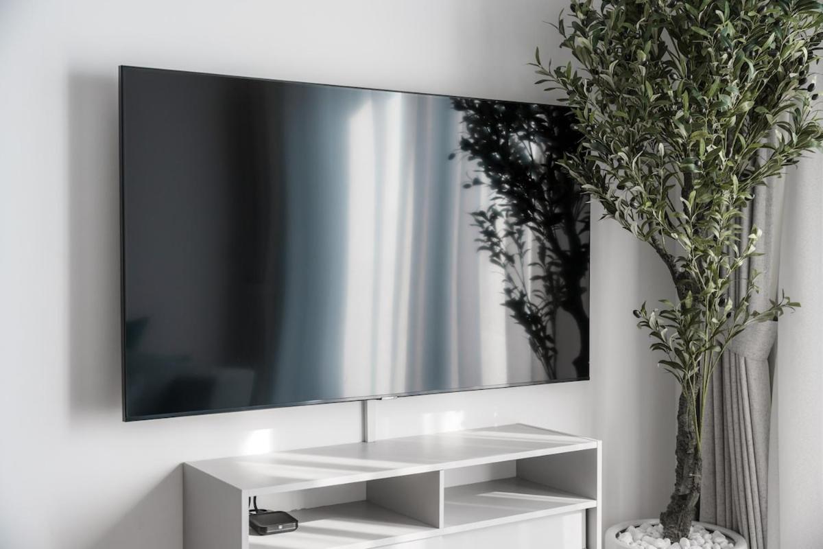 Soothing 1-bedroom With A Modern Kitchen And Dining Area In Jebel Ali Apartment Dubai
