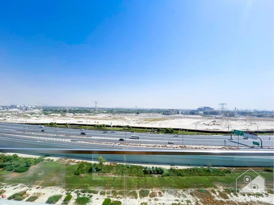 Elegant 1br With Balcony In Azizi Riviera Dubai