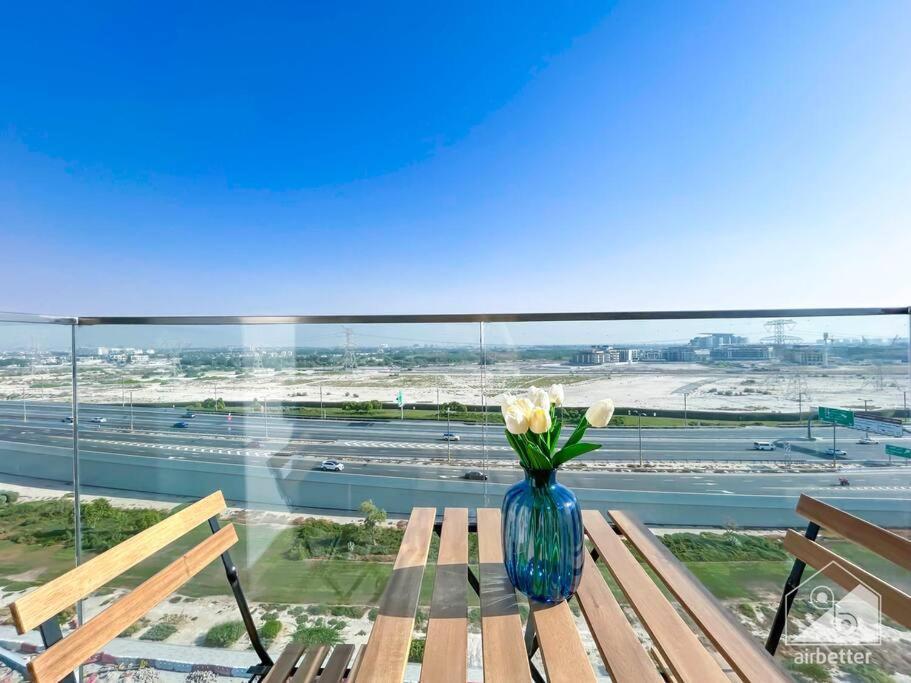 Apartment Elegant 1br With Balcony In Azizi Riviera