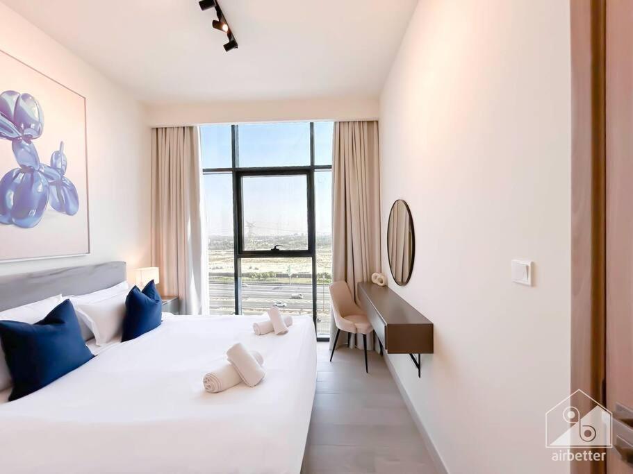 Elegant 1br With Balcony In Azizi Riviera Apartment *