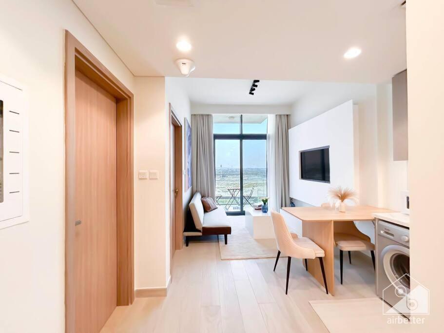 Apartment Elegant 1br With Balcony In Azizi Riviera Dubai