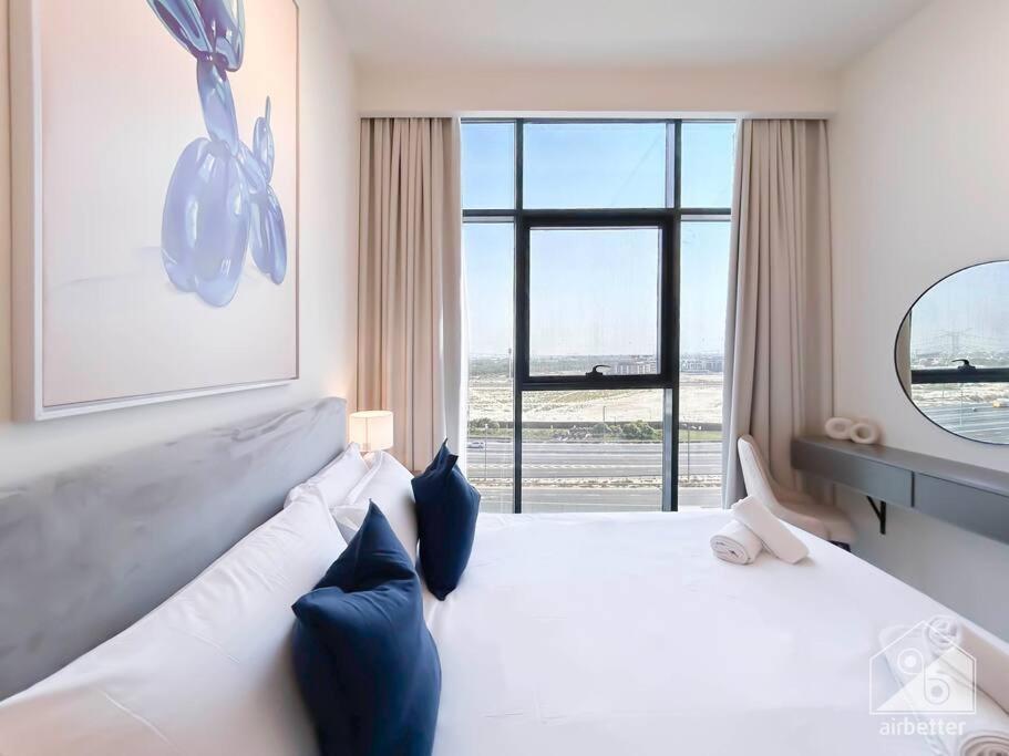 Elegant 1br With Balcony In Azizi Riviera *