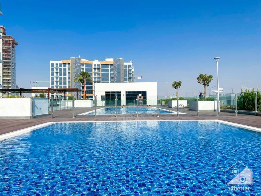 Elegant 1br With Balcony In Azizi Riviera Apartment