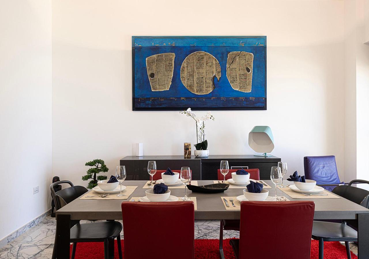 Luxury Sea View Beachfront 3 Bedroom Apt, Jbr