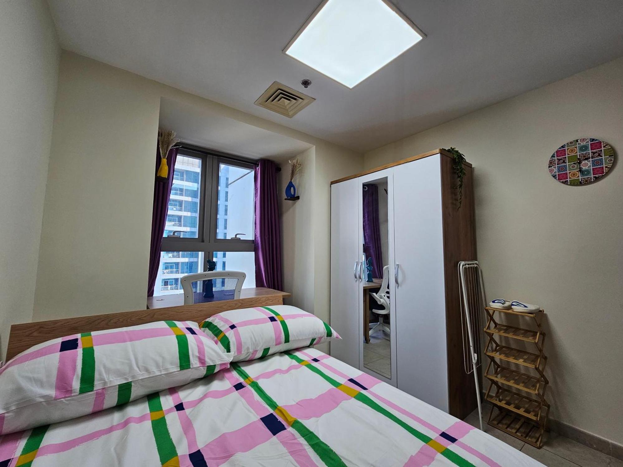 Homestay Super Host At Highest Residential Tower In The World, Private In A Shared