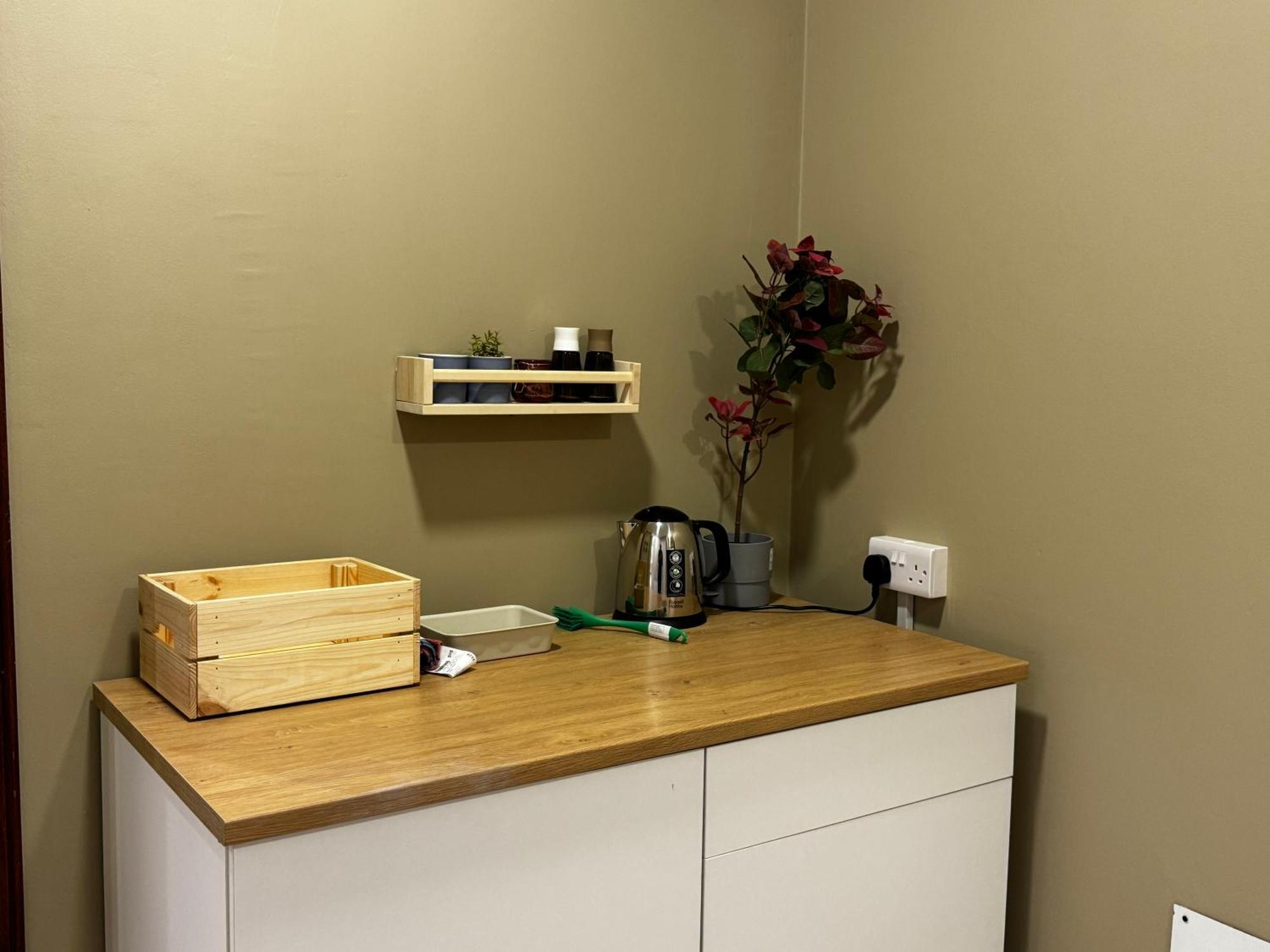 1br Unit In A Townhouse With Great Outdoors And Patio Homestay *