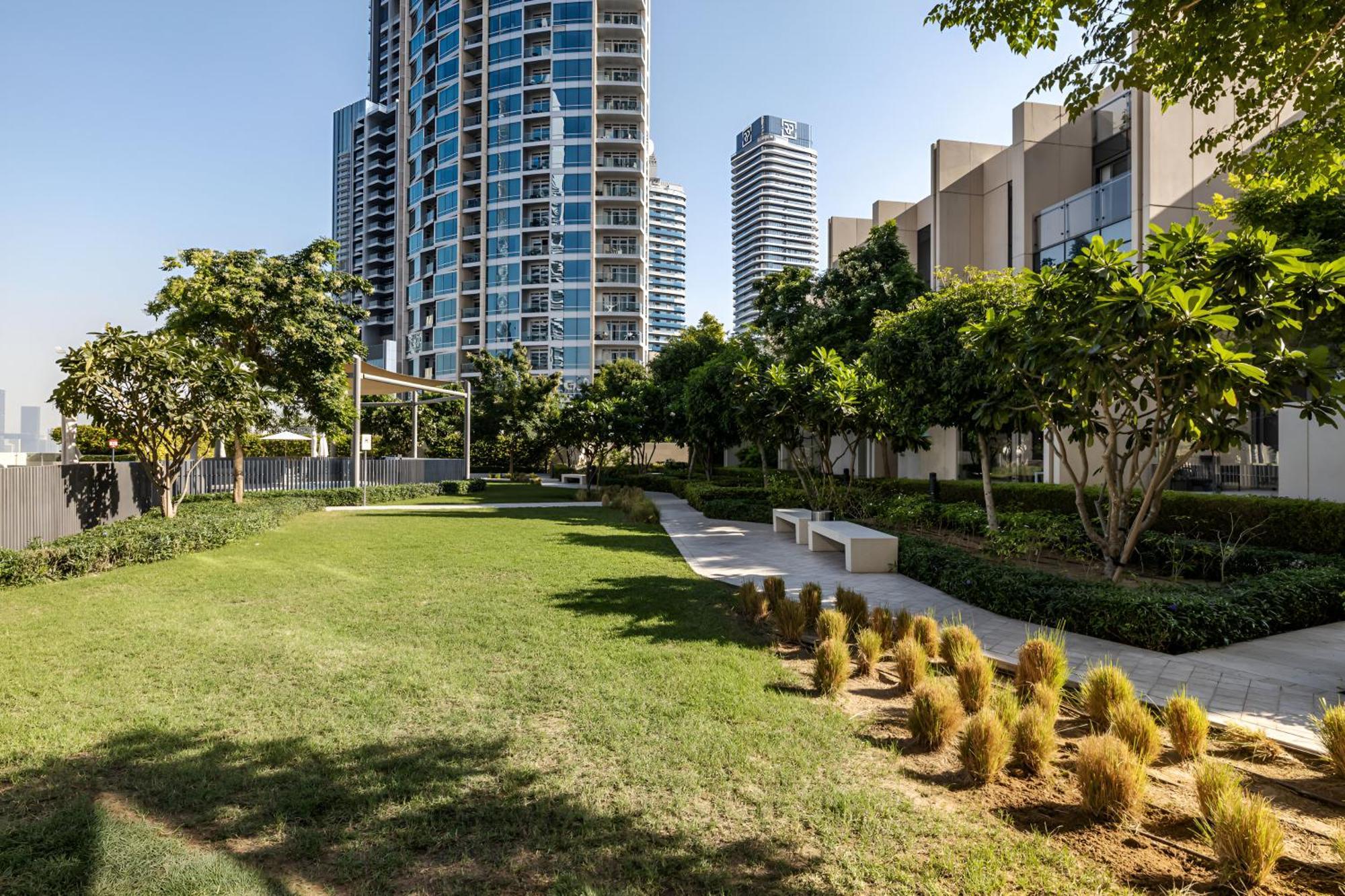 2br Blvd Point With Direct Access To Mall Apartment Dubai