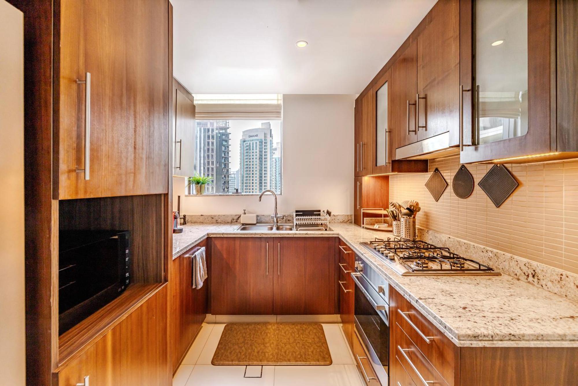 2br Blvd Point With Direct Access To Mall