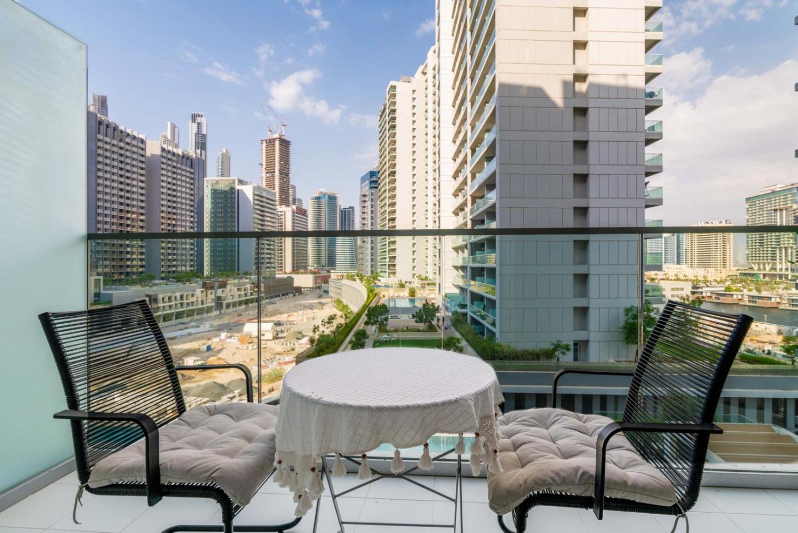 Guestready - Nest With A Balcony And A Pool * Dubai