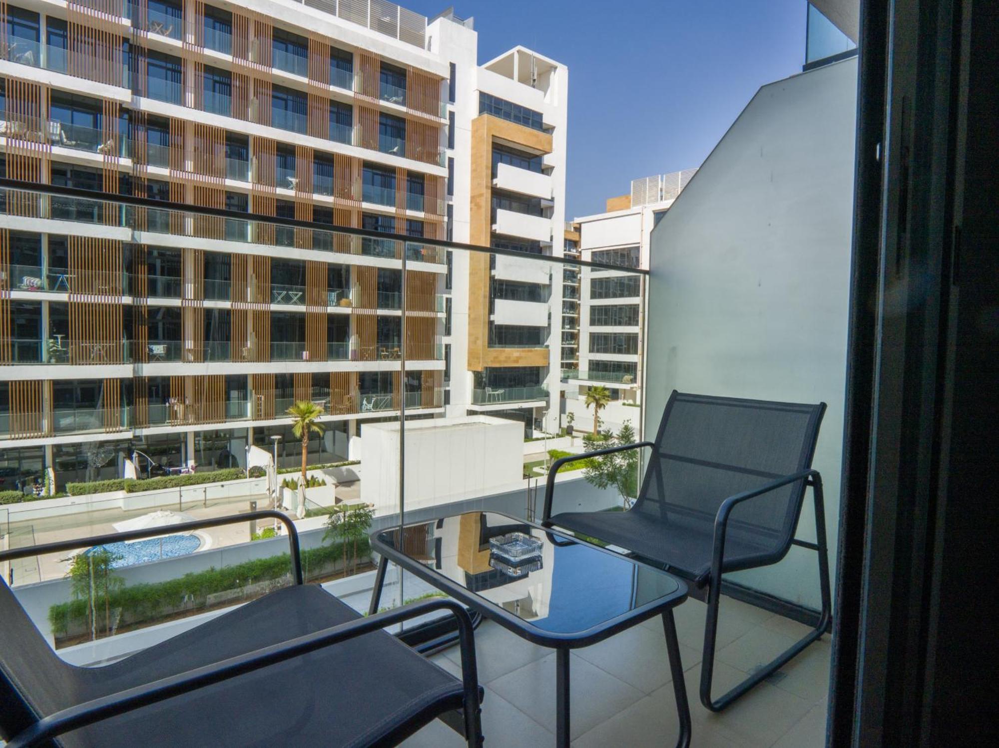 Apartment Easygo- Lavish Stu With Pool View In Azizi Riviera