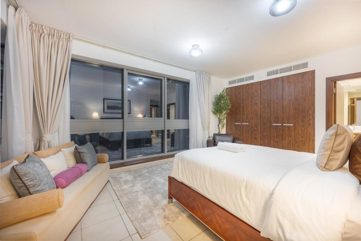 Classy 2-bedrooms With Vintage-inspired Furniture At Executive Tower M! Apartment Dubai