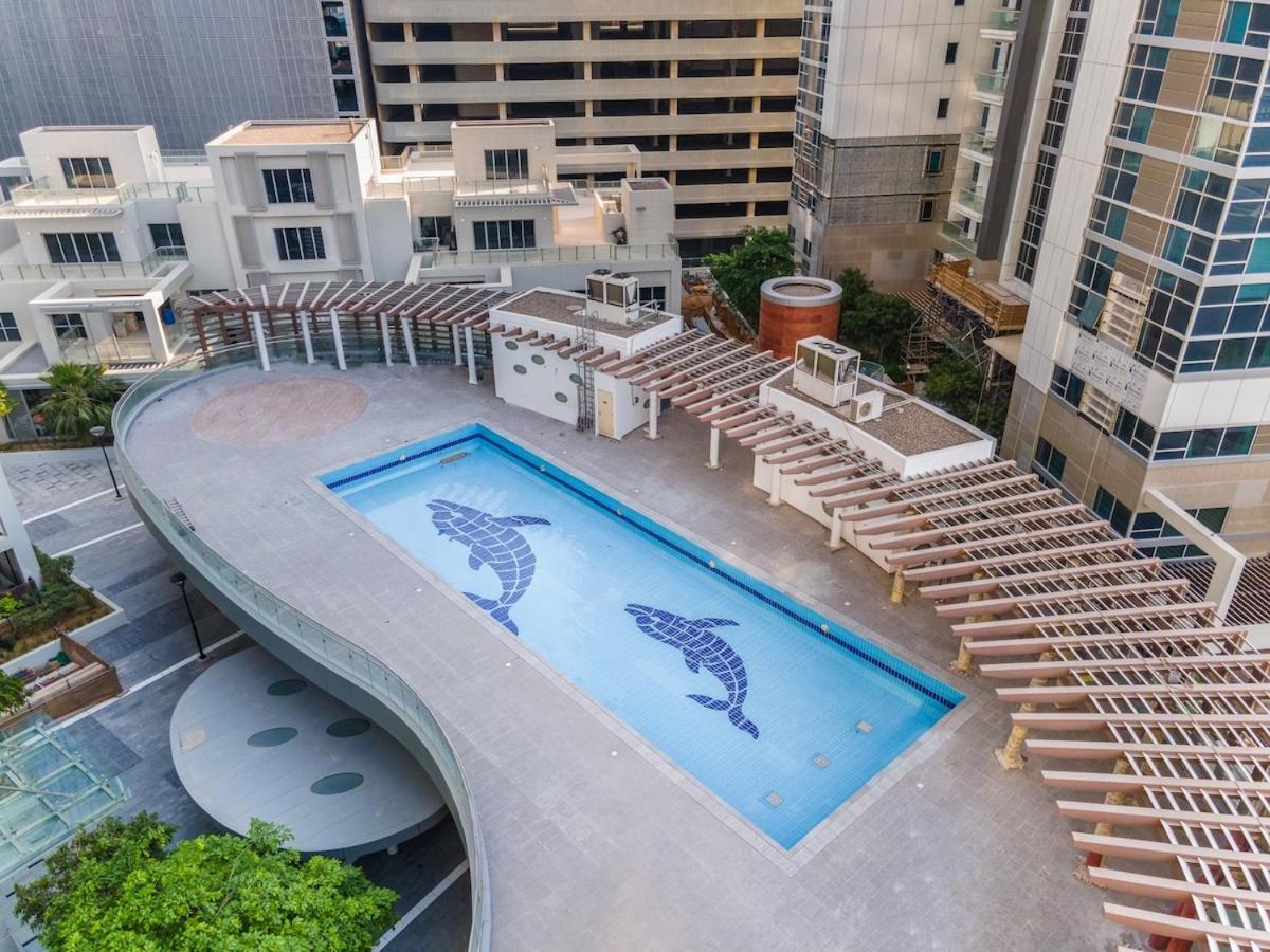 Apartment Classy 2-bedrooms With Vintage-inspired Furniture At Executive Tower M! Dubai