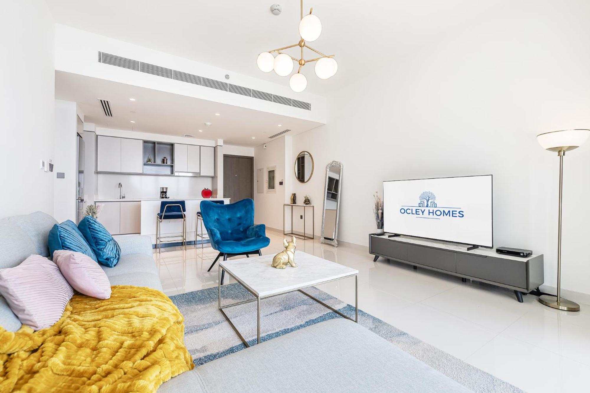 Apartment Modern With Private Access *