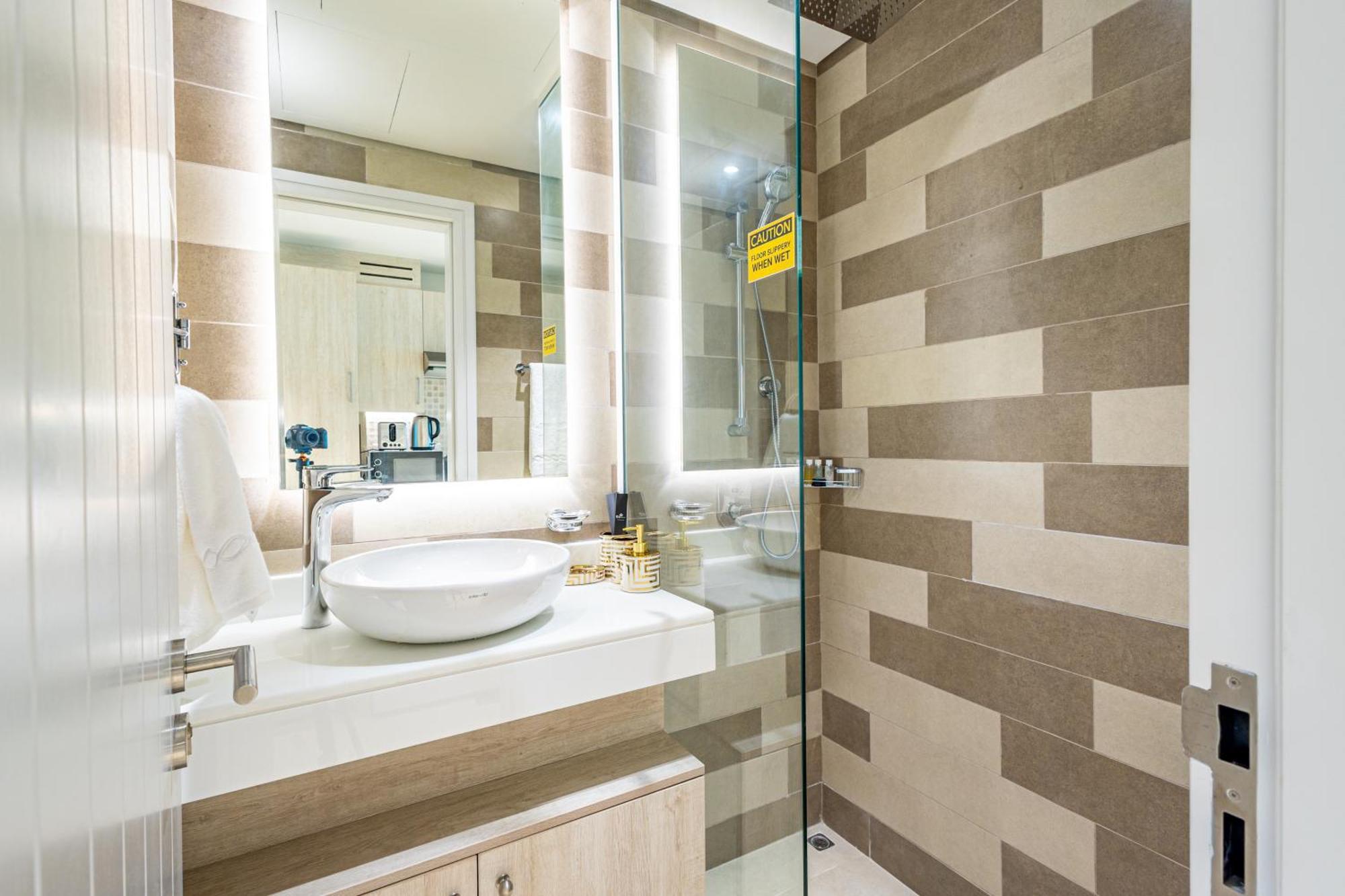 Superhost- Elegant In Palm Jumeirah With Private Access Apartment