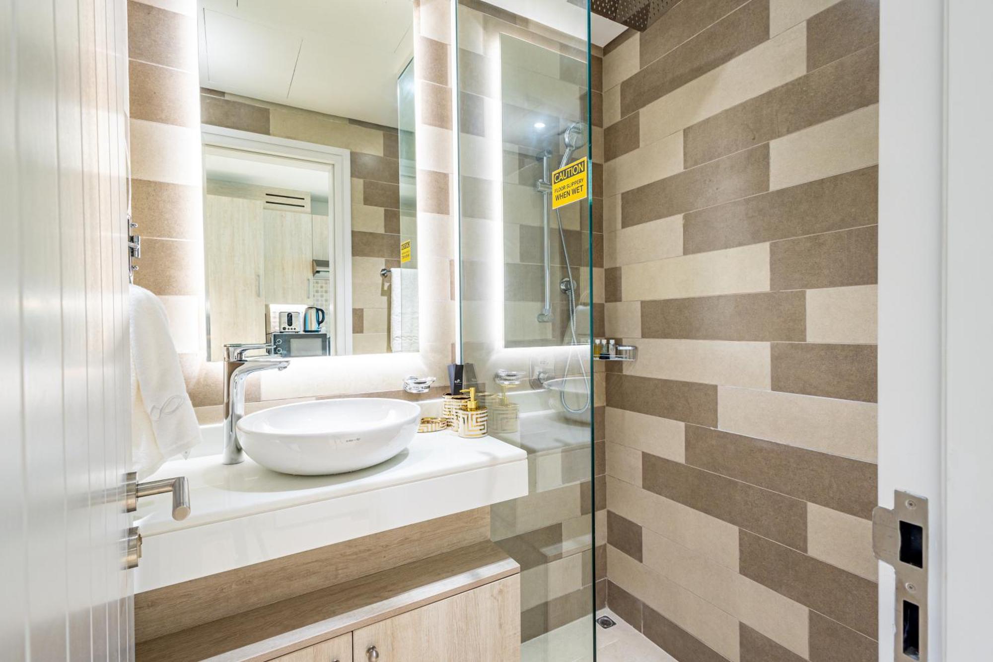 Superhost- Elegant In Palm Jumeirah With Private Access *