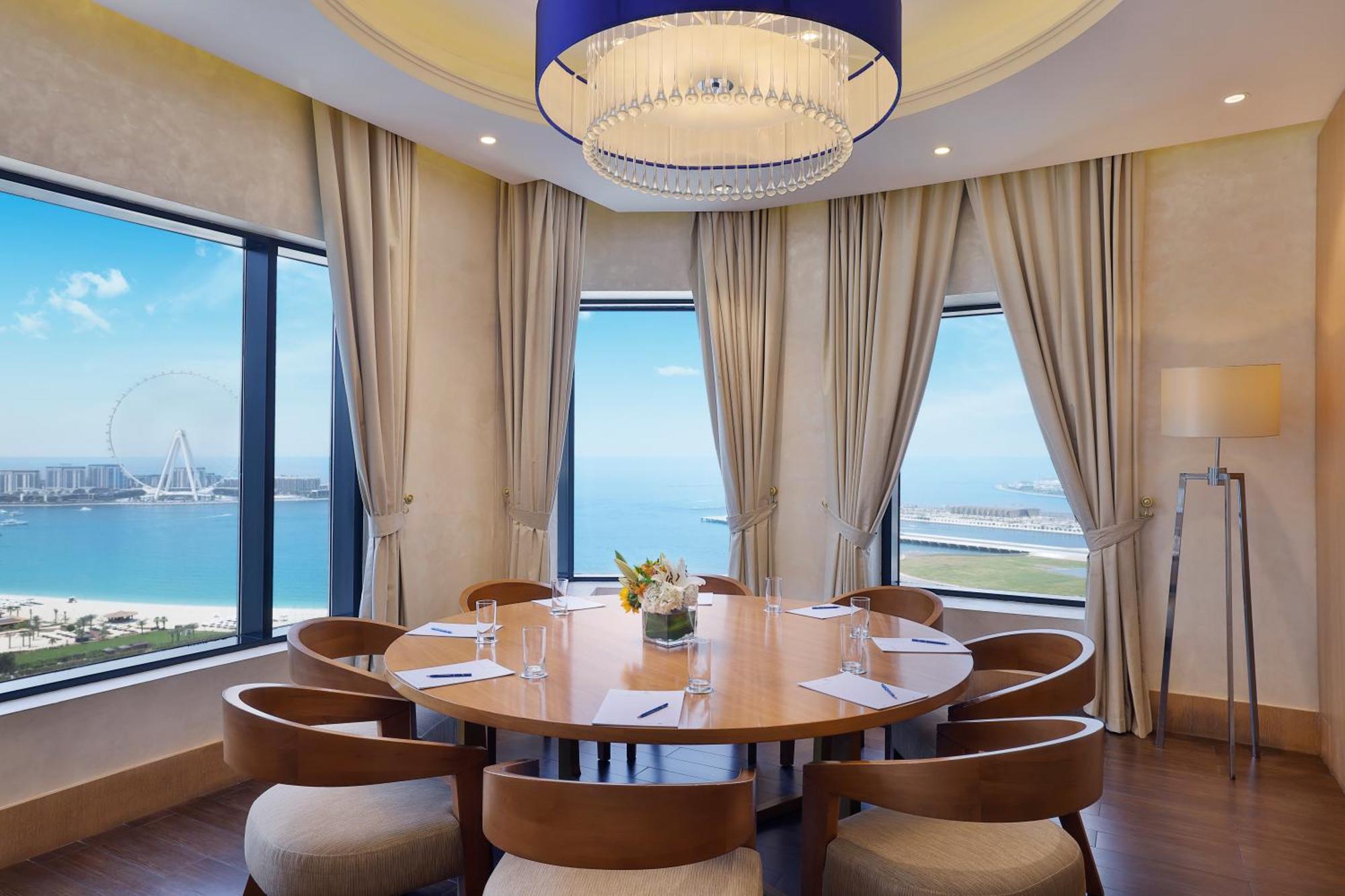 Resort Al Habtoor Grand Resort, Autograph Collection 5*
